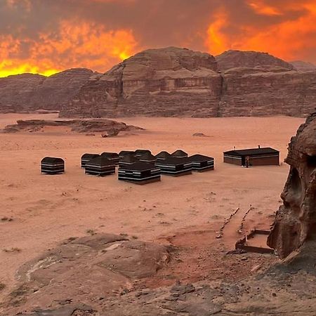 瓦迪拉姆 Bedouin Host Camp& With Tour酒店 外观 照片