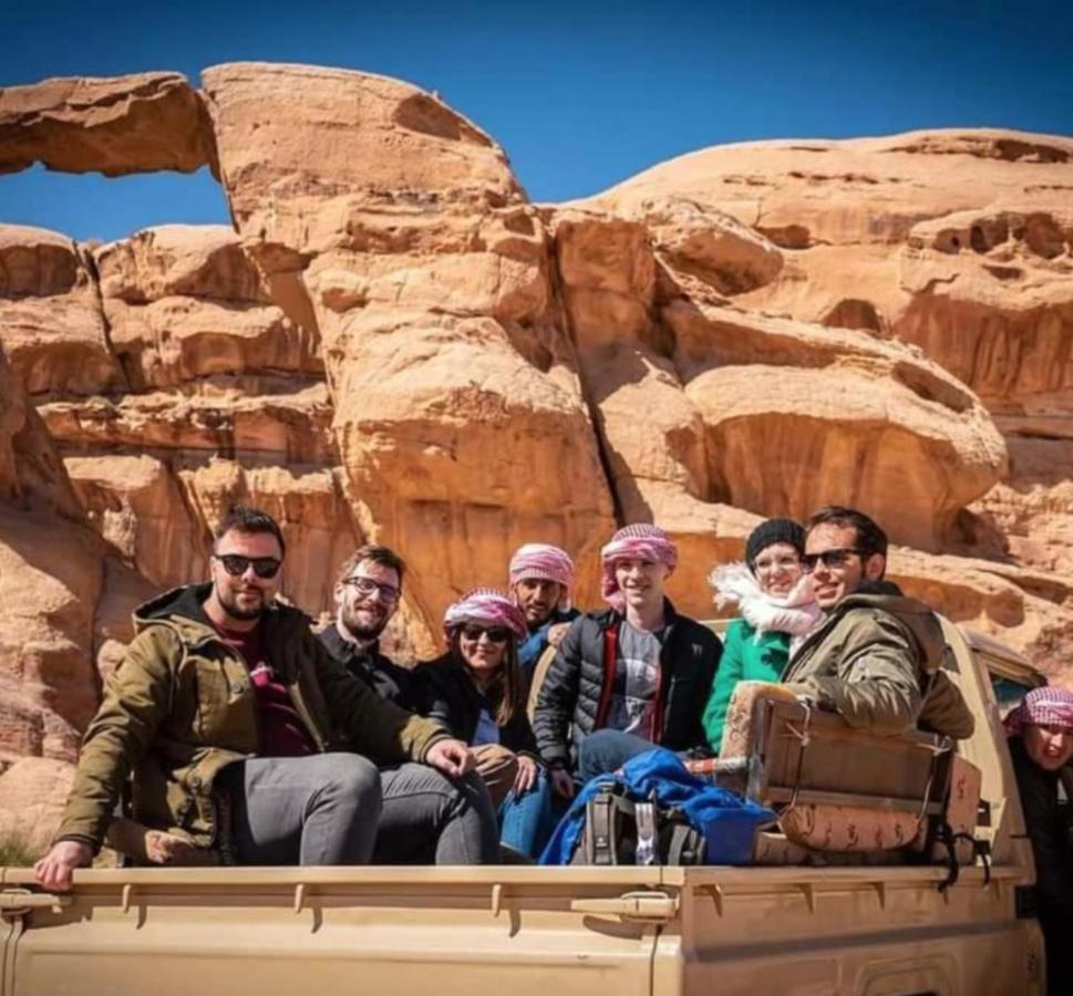 瓦迪拉姆 Bedouin Host Camp& With Tour酒店 外观 照片