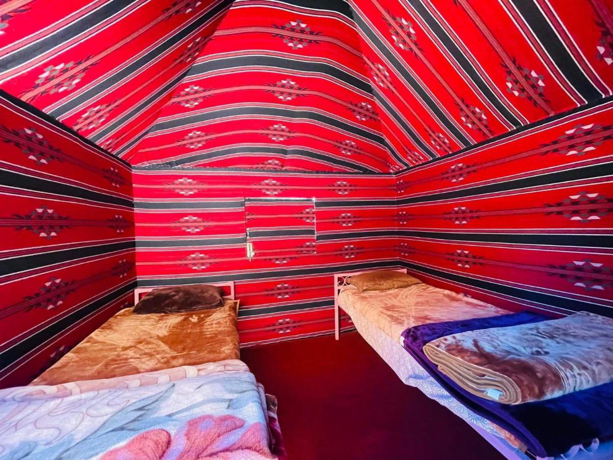 瓦迪拉姆 Bedouin Host Camp& With Tour酒店 外观 照片