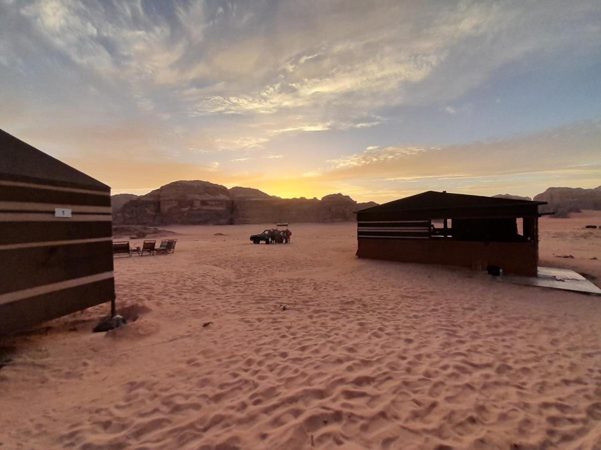 瓦迪拉姆 Bedouin Host Camp& With Tour酒店 外观 照片