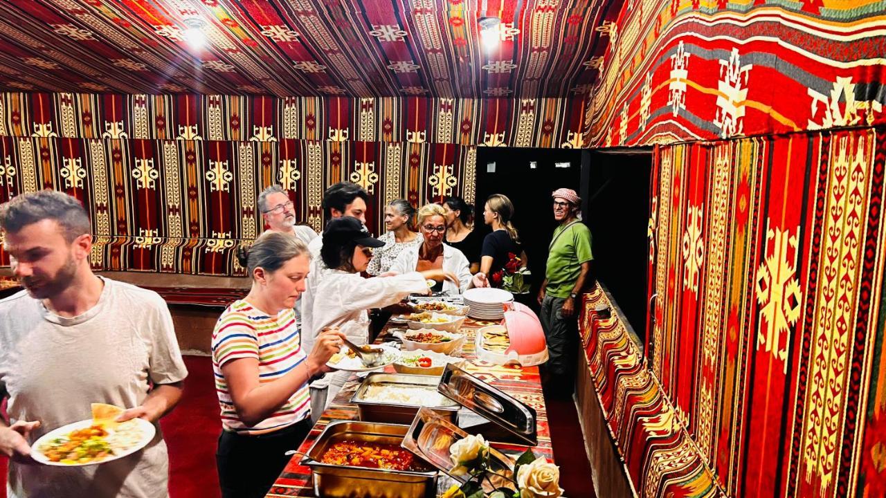 瓦迪拉姆 Bedouin Host Camp& With Tour酒店 外观 照片