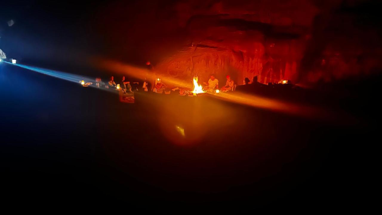瓦迪拉姆 Bedouin Host Camp& With Tour酒店 外观 照片