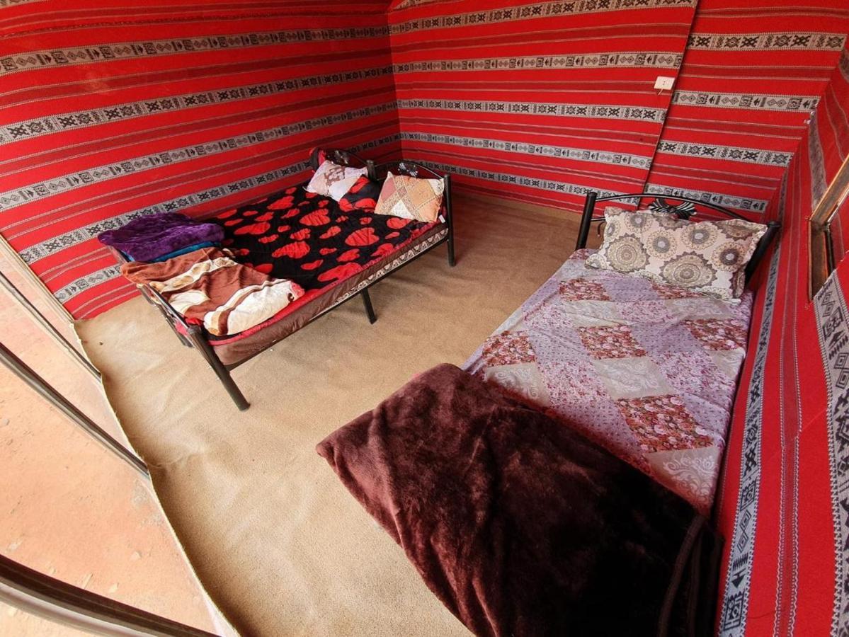 瓦迪拉姆 Bedouin Host Camp& With Tour酒店 外观 照片