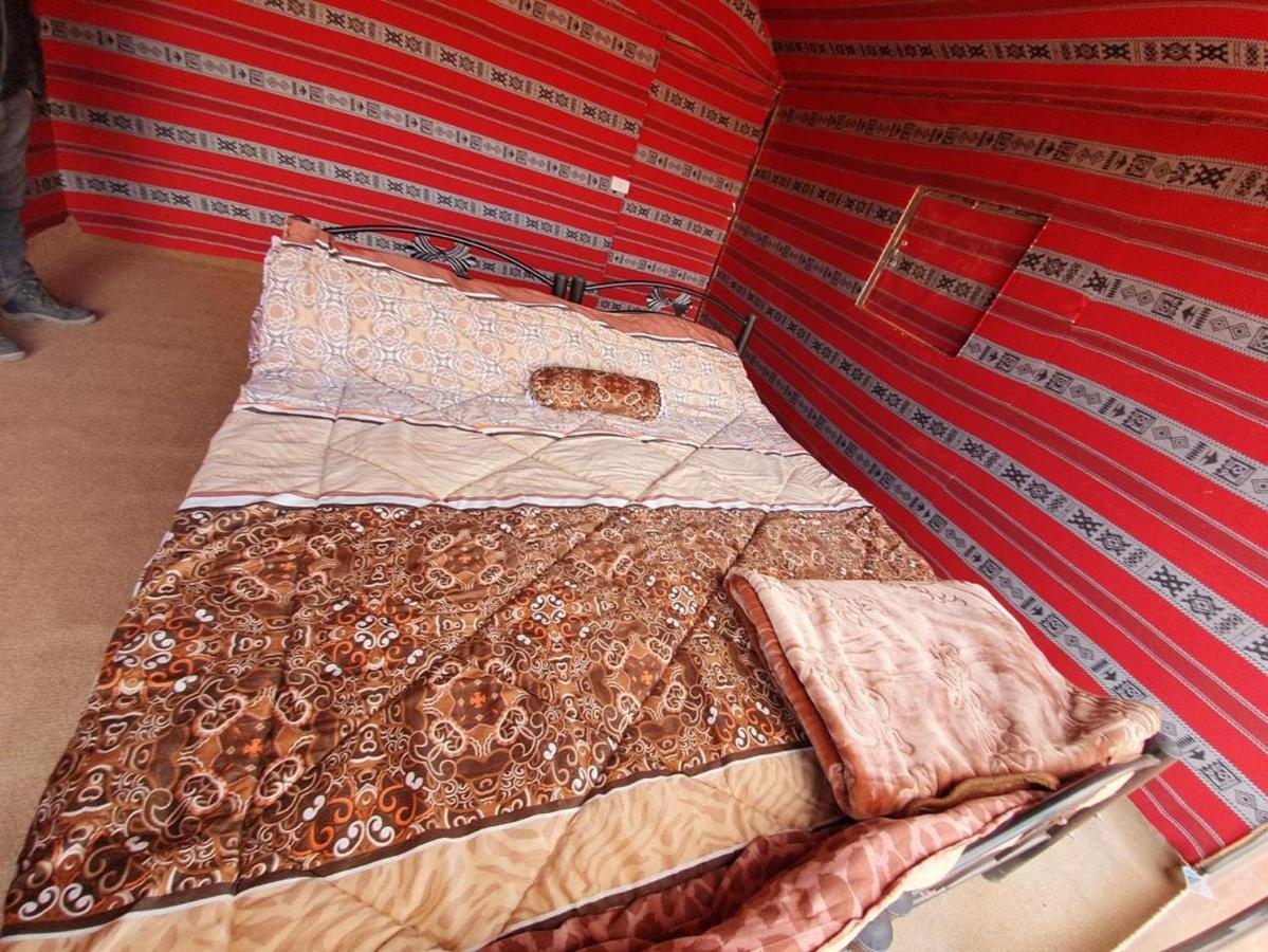 瓦迪拉姆 Bedouin Host Camp& With Tour酒店 外观 照片