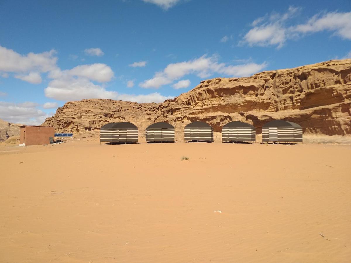 瓦迪拉姆 Bedouin Host Camp& With Tour酒店 外观 照片
